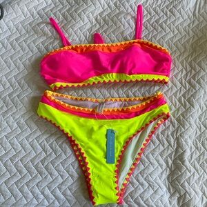 Live kid at the beach neon Bikini